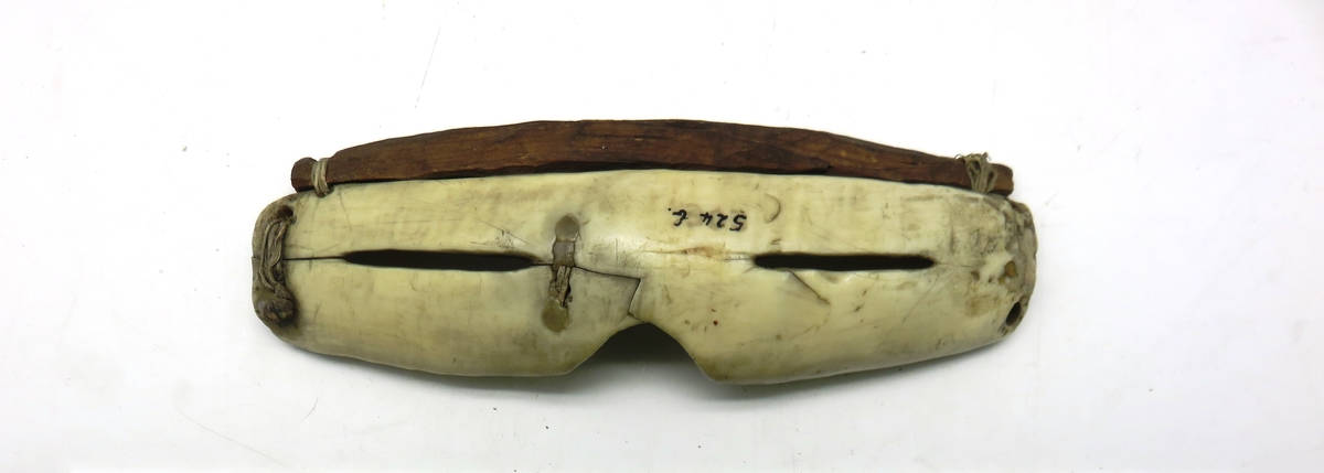 Inuit snow goggles Gallery Image