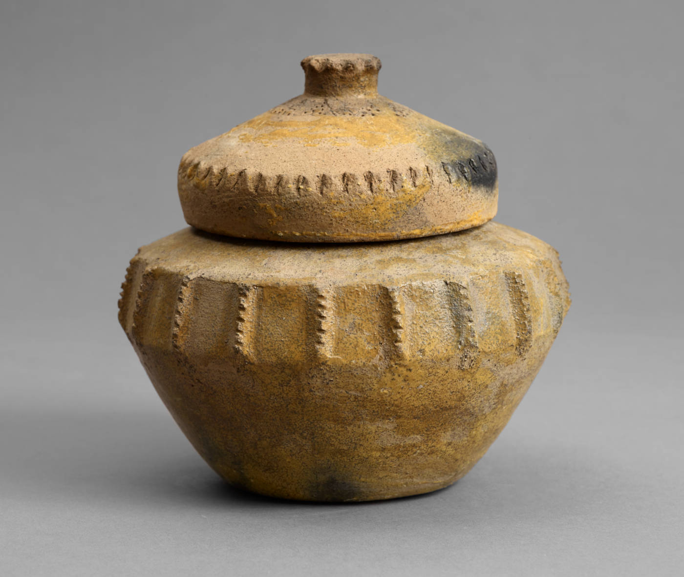 Kedalang water vessel, Greek translation Gallery Image